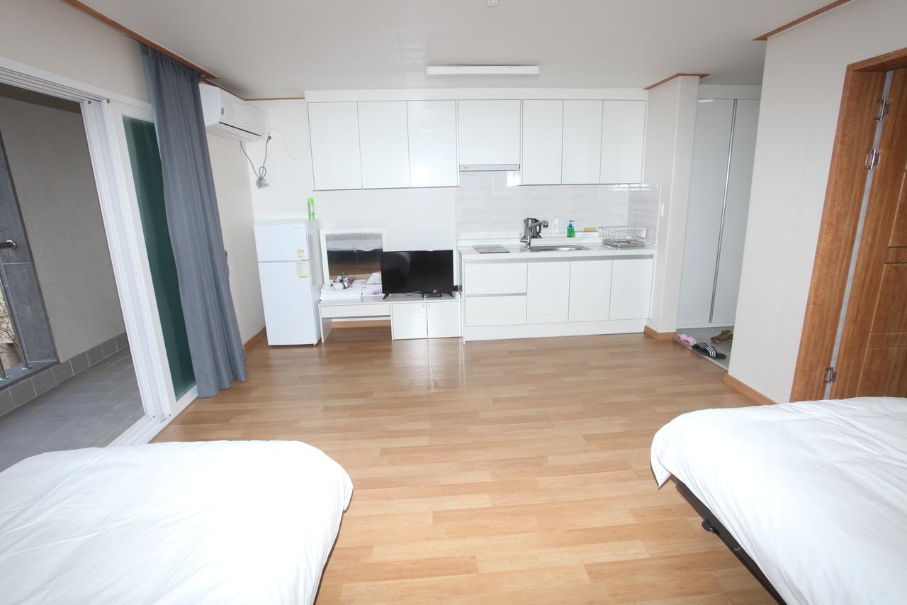 Jeju Youth Hostel Buitenkant foto